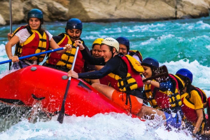 River rafting stop on a Rishikesh tour by car