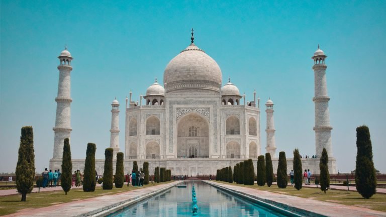Same Day Taj Mahal Tour By Car From Delhi
