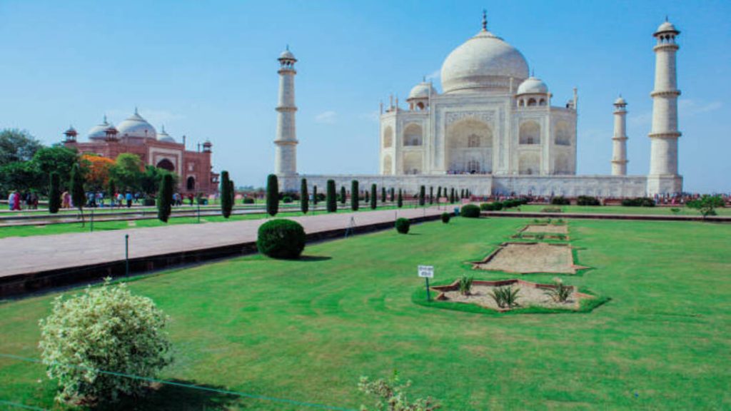 Taj Mahal Sunrise Tour By Car From Delhi